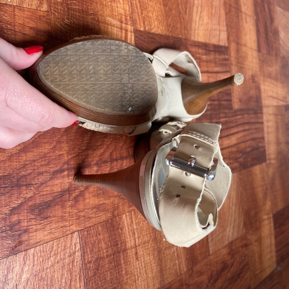 Michael Kors Tan Heels - Picture 3 of 5